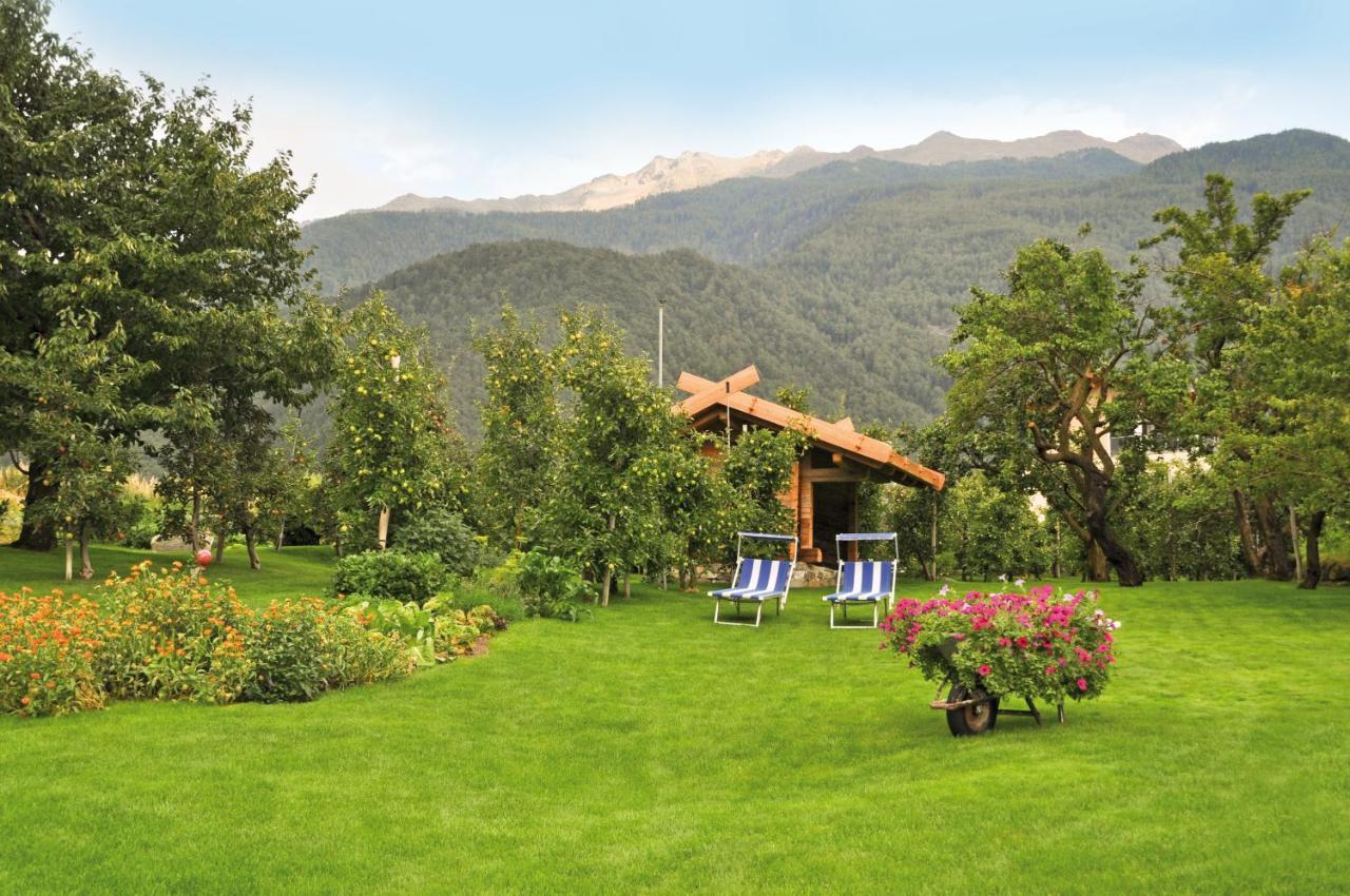 Gasthof Weisses Kreuz Naturns Exterior foto