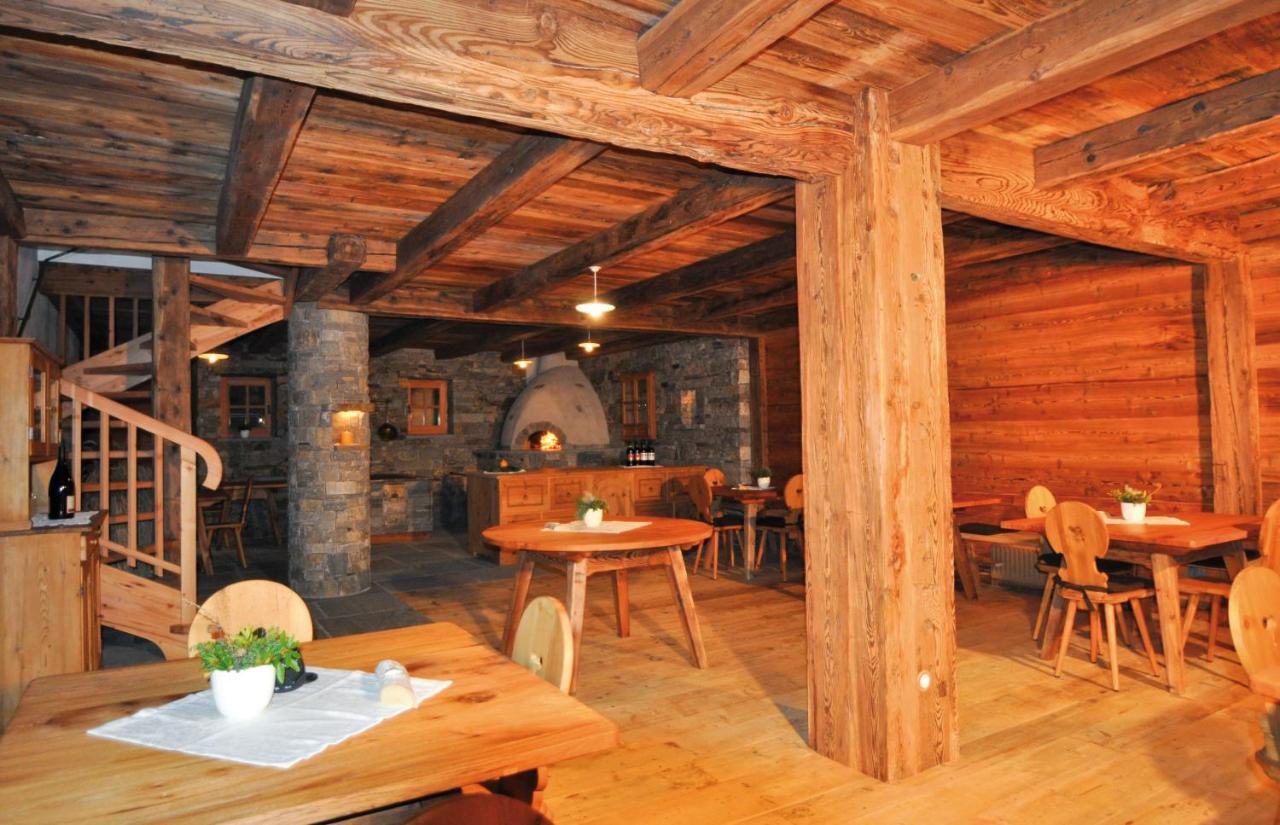 Gasthof Weisses Kreuz Naturns Exterior foto