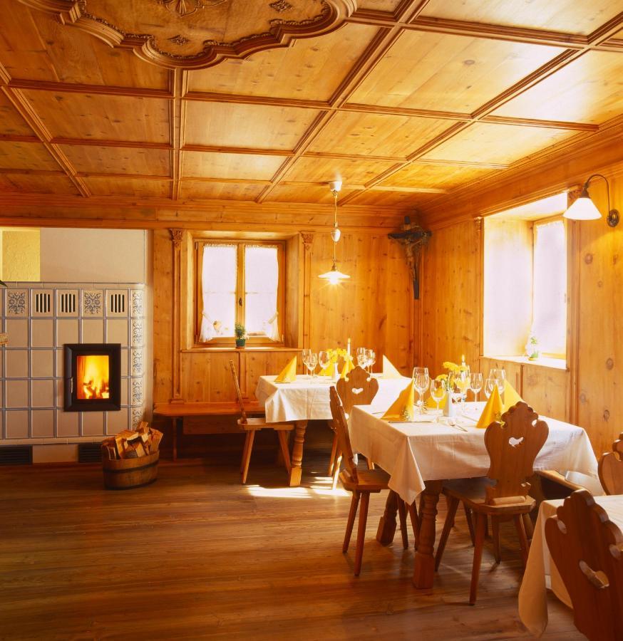 Gasthof Weisses Kreuz Naturns Exterior foto