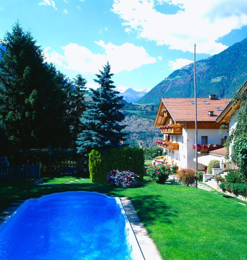 Gasthof Weisses Kreuz Naturns Exterior foto